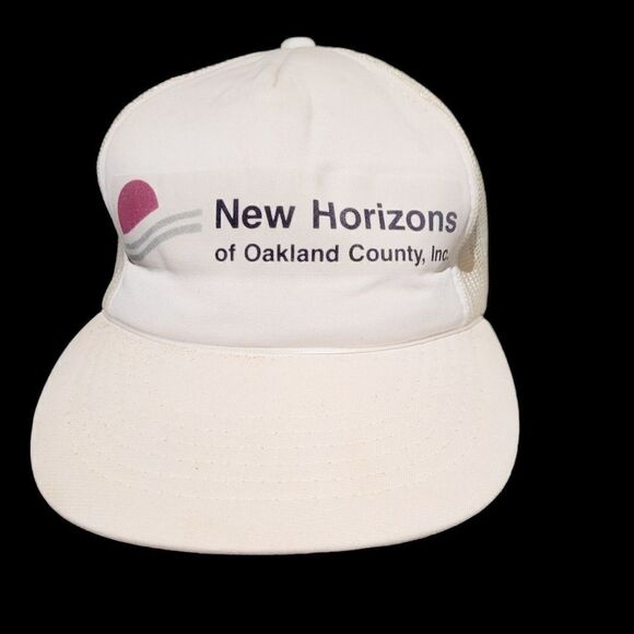 Vintage Other - Vintage 90s New Horizons White Snapback Cap Hat